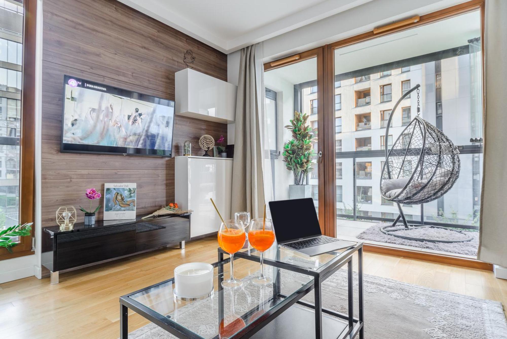 Lumina Apartment With Parking Near Muzeum Powstania วอร์ซอ ภายนอก รูปภาพ