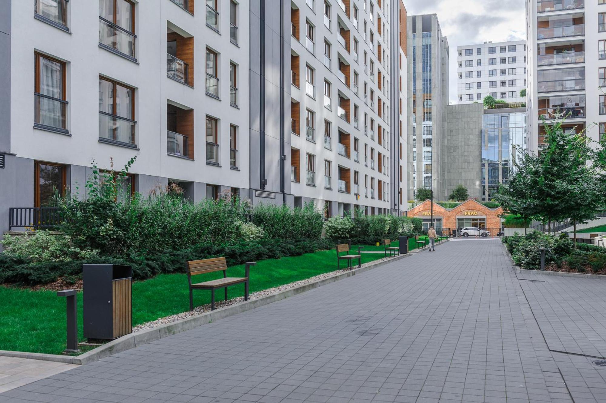Lumina Apartment With Parking Near Muzeum Powstania วอร์ซอ ภายนอก รูปภาพ