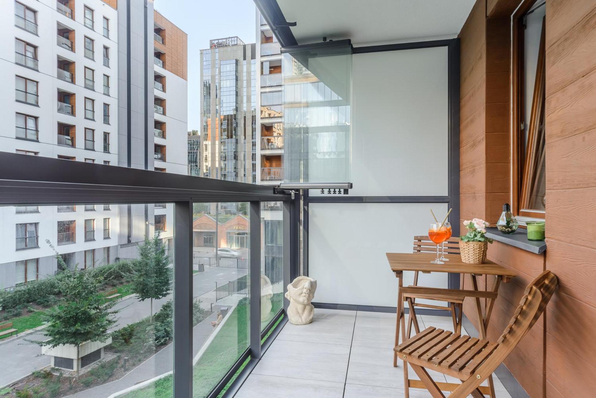 Lumina Apartment With Parking Near Muzeum Powstania วอร์ซอ ภายนอก รูปภาพ